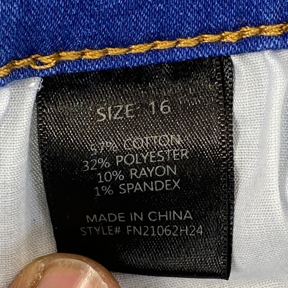 Fashion Nova Jeans Womens 16 W36 Bell Bottom Blue Denim Stretch Flare Bottoms - Picture 4 of 15